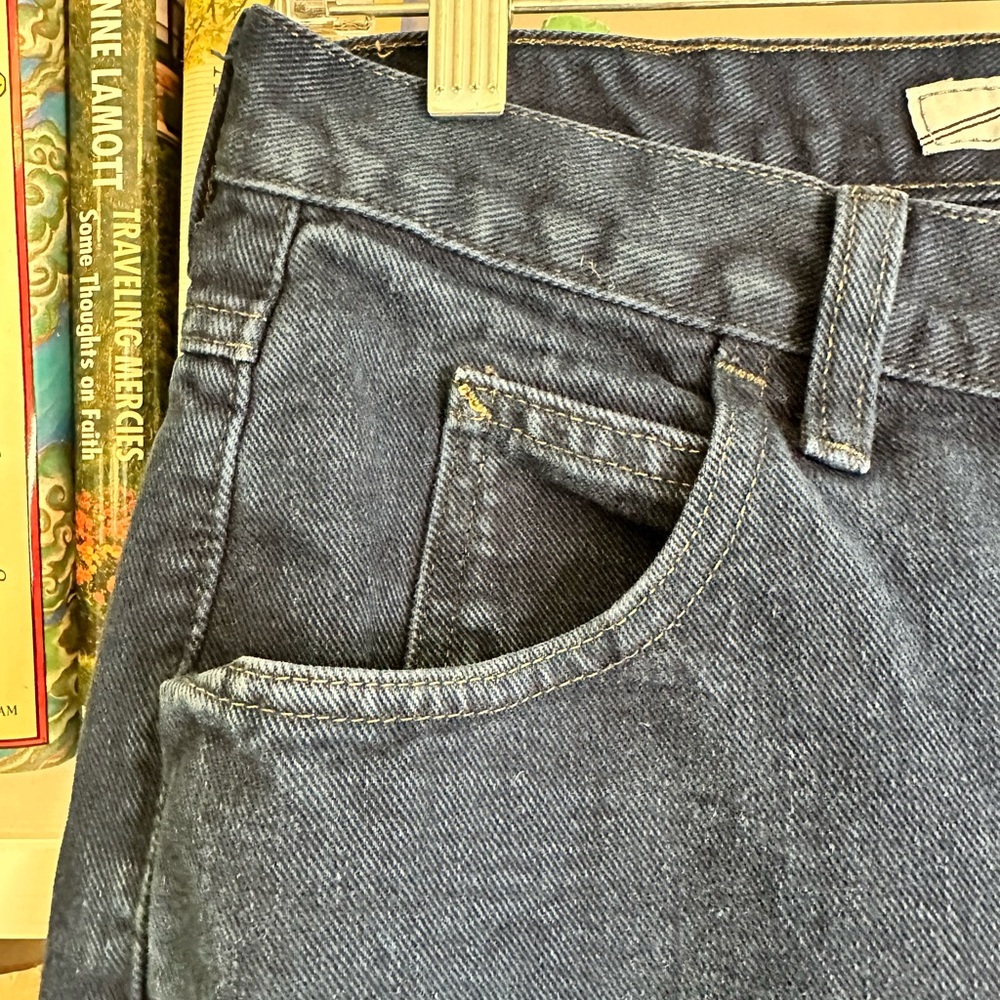 Girbaud Vintage Jeans.  Size 4 - Picture 5 of 9